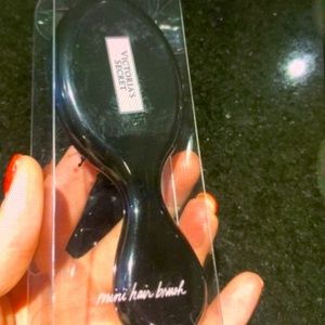 🎉Last one left 🌹Mini hair brush